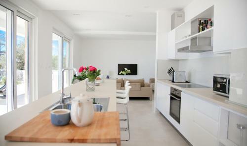 Villa White Marble
