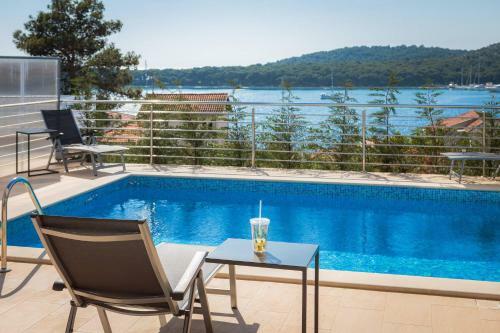 Seafront Luxury Private Villa With Hotel Service