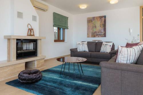 Seafront Luxury Private Villa With Hotel Service