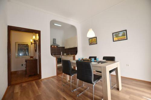 Hostal Yulia Apartments