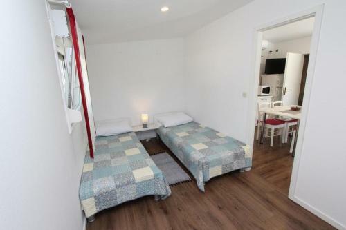 Apartments Donna With Swimming Pool