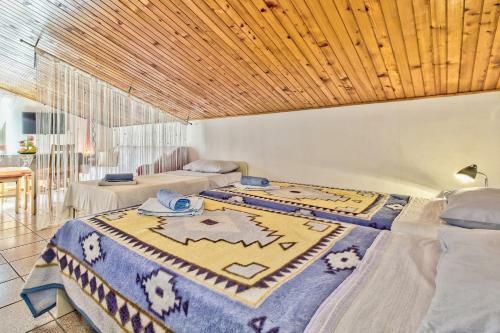 Hostal Gino House With Apartments