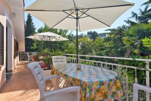 Hostal Gino House With Apartments