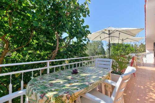 Hostal Gino House With Apartments