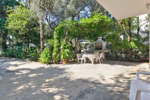 Hostal Gino House With Apartments