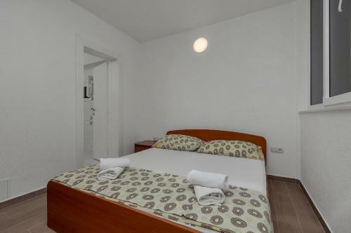 Apartments Nikola 5m From Beach