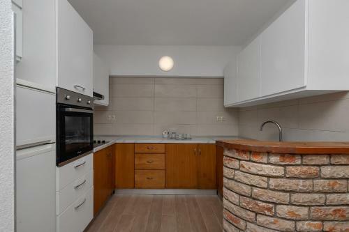 Apartments Nikola 5m From Beach