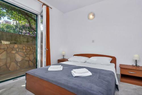 Apartments Nikola 5m From Beach