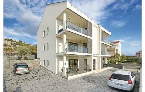 Three-bedroom Apartment In Sibenik