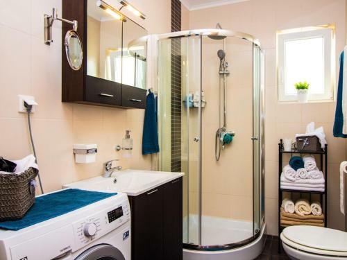 Modern Apartment In Silo With Private Swimming Pool
