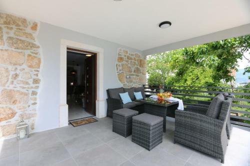 House Anika