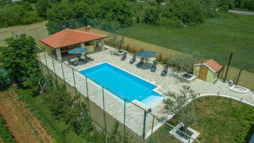 Spacious Villa Perkovic With Private Pool And Jacuzzi