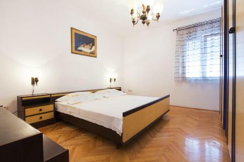 Apartments Sani-slatine
