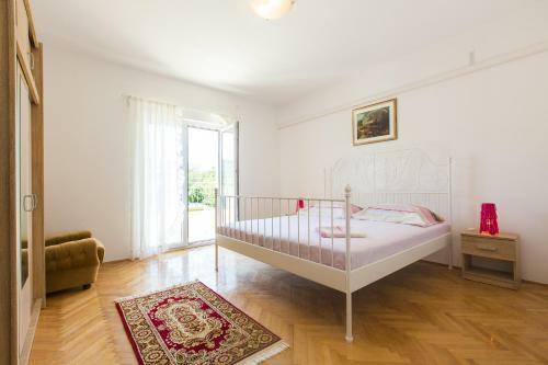 Apartments Sani-slatine