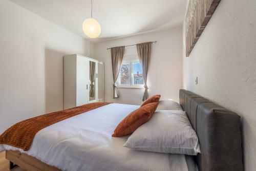 Holiday Home With Pool Barba