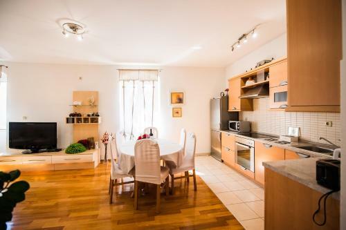 Split Beach Lux Apartment