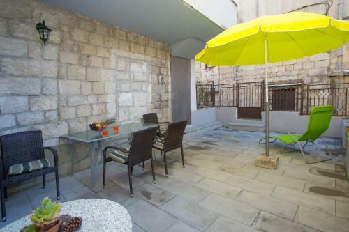 Apartment Zdrav - With Big Terrace