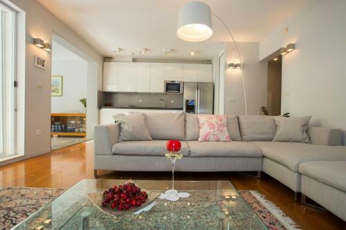 Deluxe Apartment Lea With Large Garden