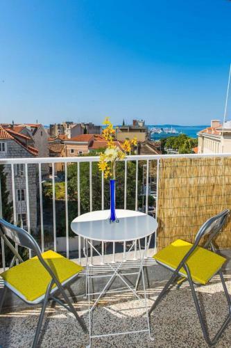 Apartment Helena - With Terrace