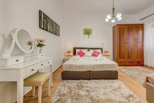 Villa Lct Holiday Home Florentina