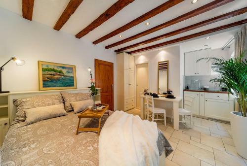 Luxury Apartment Pjaca Split In The Center Of Split