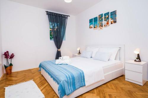 Immaculate 3-bed Apartment In Split