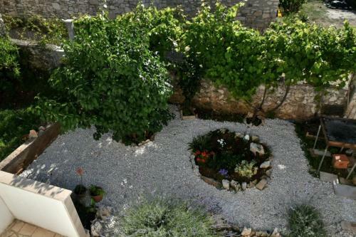 Apartment Ivo- 30m From The Beach
