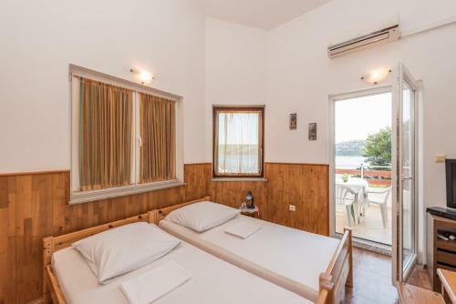 Apartments Jadra - 28m From Beach