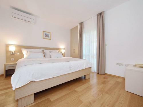 Charming Villa With Sauna On Sea In Starigrad