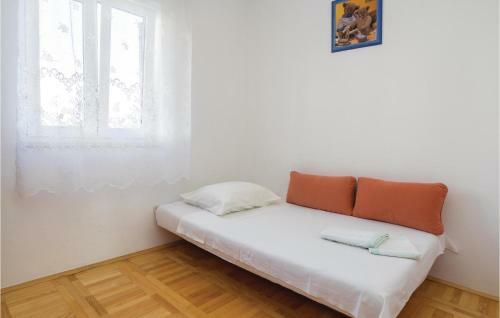Two-bedroom Apartment In Supetar