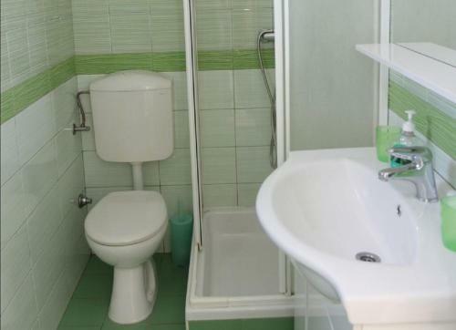 Apartments Adel - 70 M From Beach