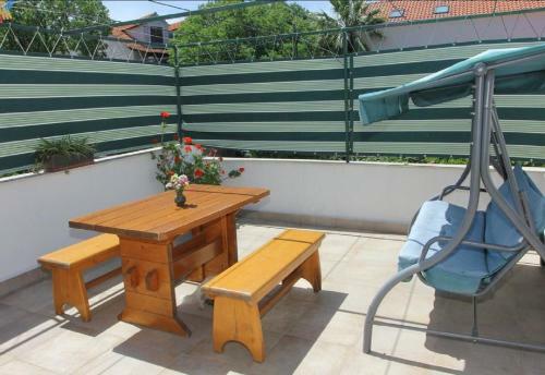 Apartments Adel - 70 M From Beach