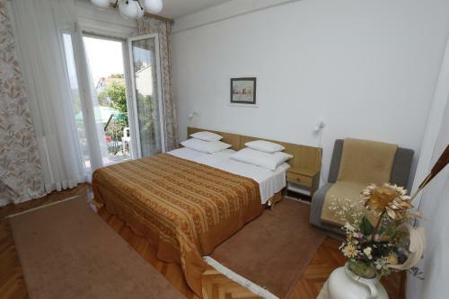 Apartments Jozi - Parking And Grill