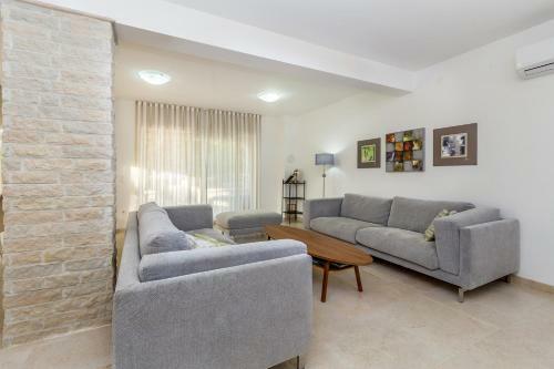 Holiday House Milovcici