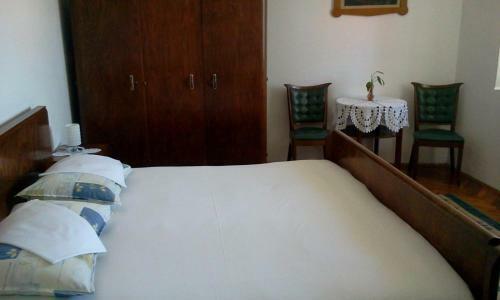 Hostal Rooms Liva - 60m From The Sea