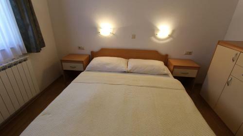 Hostal Apartments Kirin?i?
