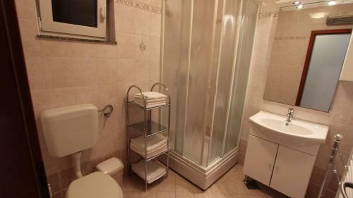 Hostal Apartments Kirin?i?