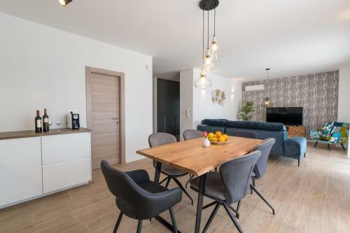 Hostal Luxury Apartments Loma