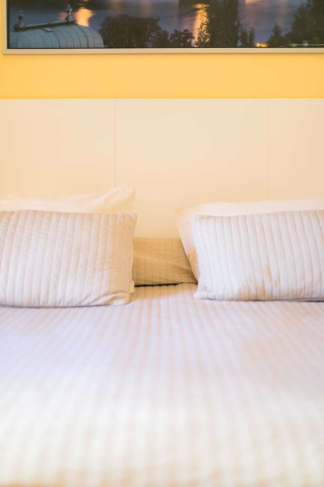 Hotel City Crown