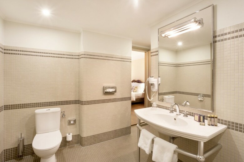 The Iron Gate Hotel & Suites