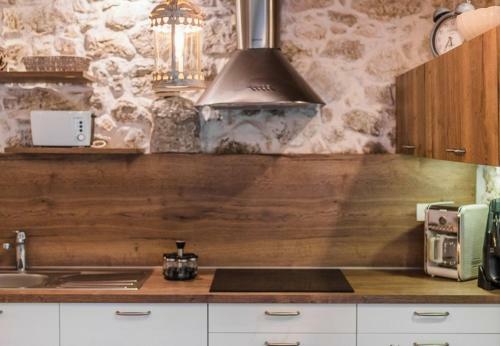 Villa Leonarda - Luxury Stone House