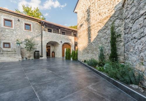 Villa Leonarda - Luxury Stone House