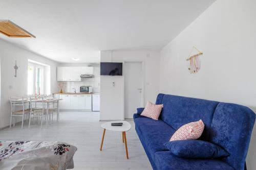 Hostal Apartments Paola