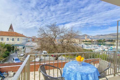 Apartments And Rooms Iva