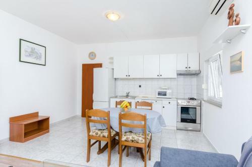 Apartments And Rooms Iva