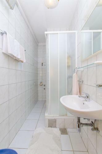 Apartments And Rooms Iva