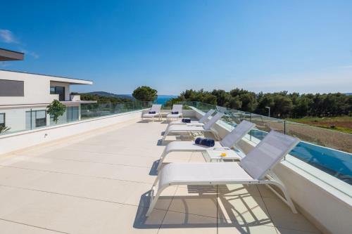 Luxury Apartments Baoti?
