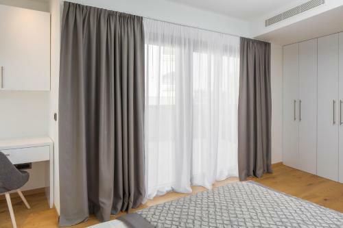 Luxury Apartments Baoti?
