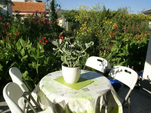 Comfortable Apartment Near Sea In Trogir