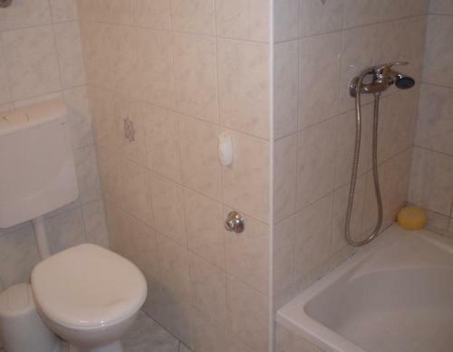 Apartamentos Apts Biserka - 50m From The Beach